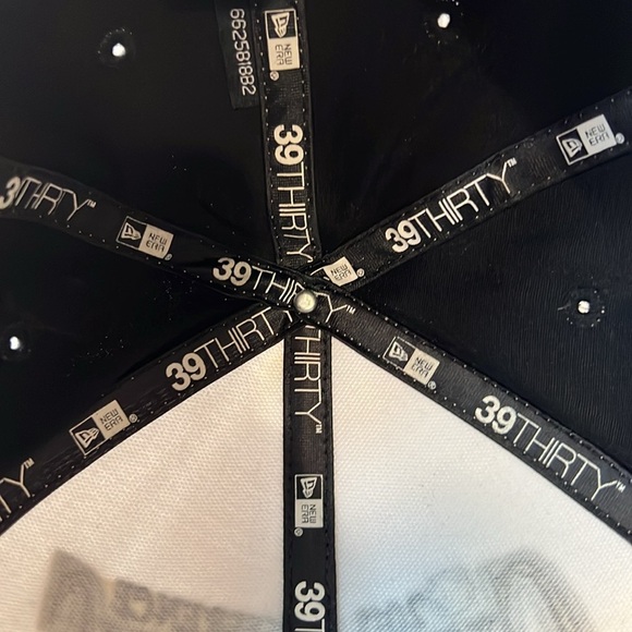 New Era Hat Black and White Los Angeles Kings 39thirty 2012 Conference Champions - Picture 12 of 12